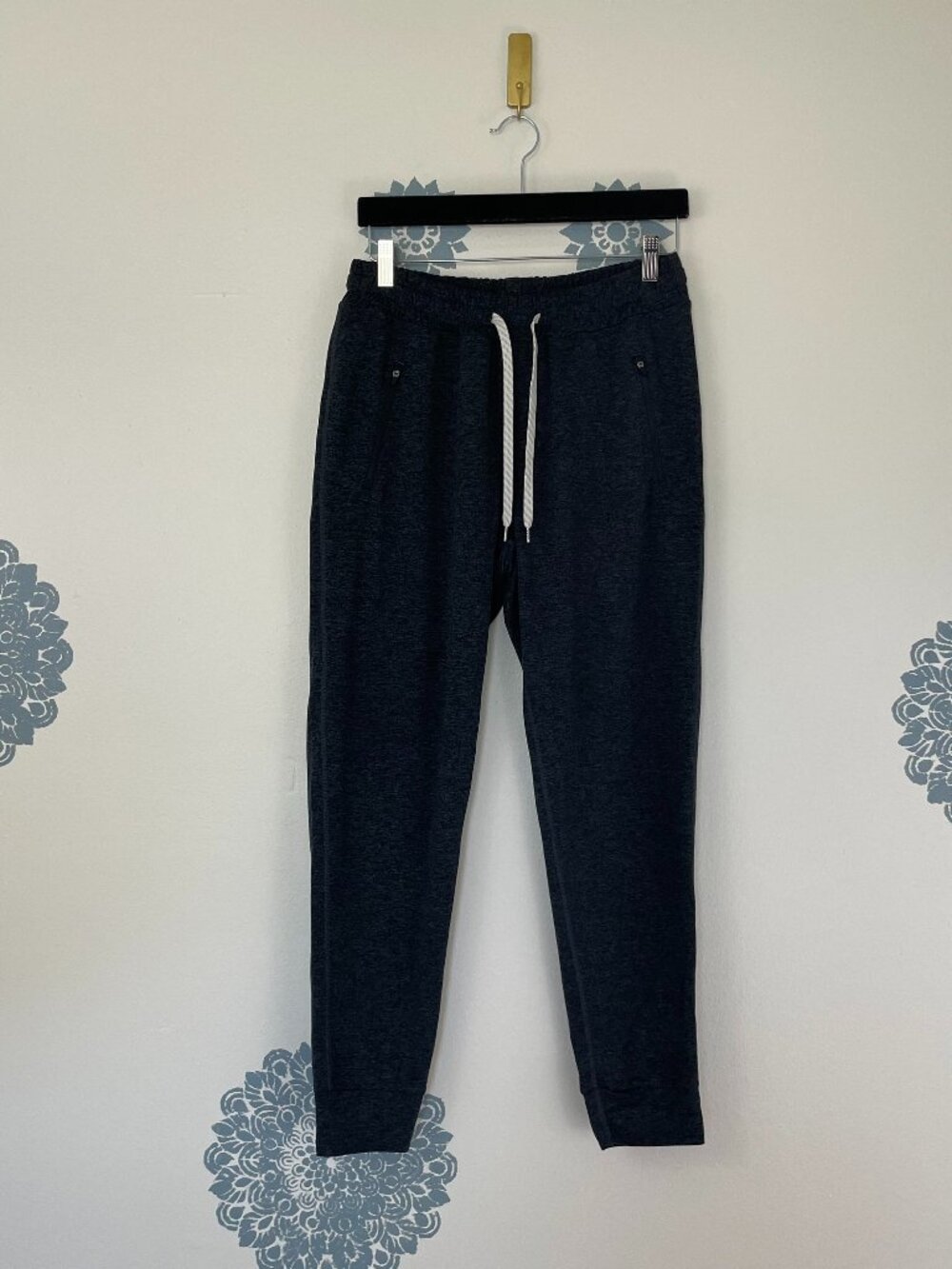 Vuori Dreamknit Ponto Performance Pants in Charcoal Grey Men's Size Medium
